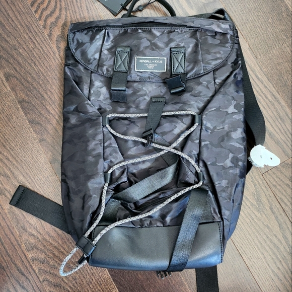 Kendall and Kylie backpack - Picture 4 of 4